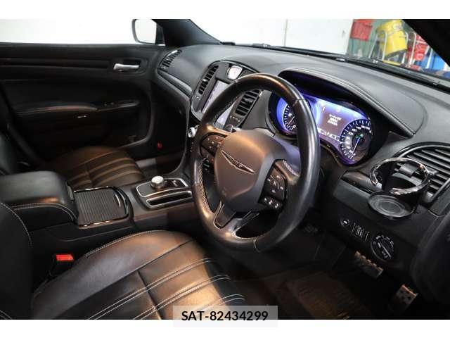 Chrysler 300 2016-09 8010679-2