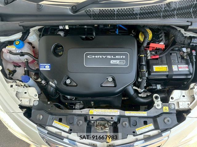 Chrysler YPSILON 2013-03 8012150-1