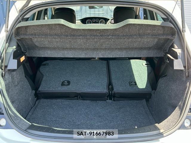 Chrysler YPSILON 2013-03 8012150-11