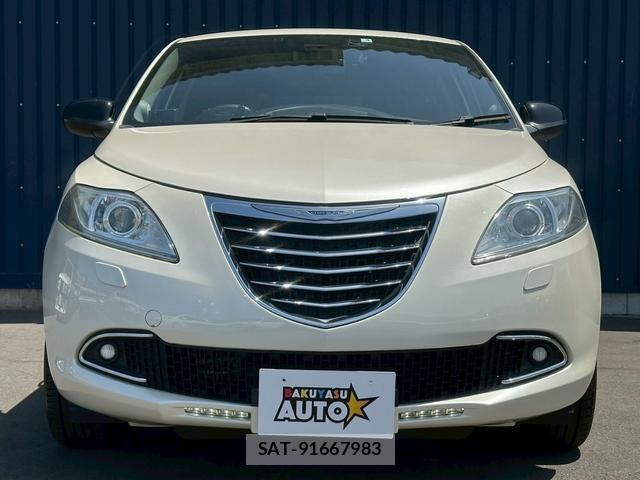 Chrysler YPSILON 2013-03 8012150-5
