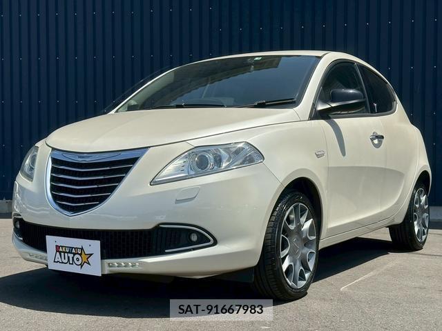 Chrysler YPSILON 2013-03 8012150-8