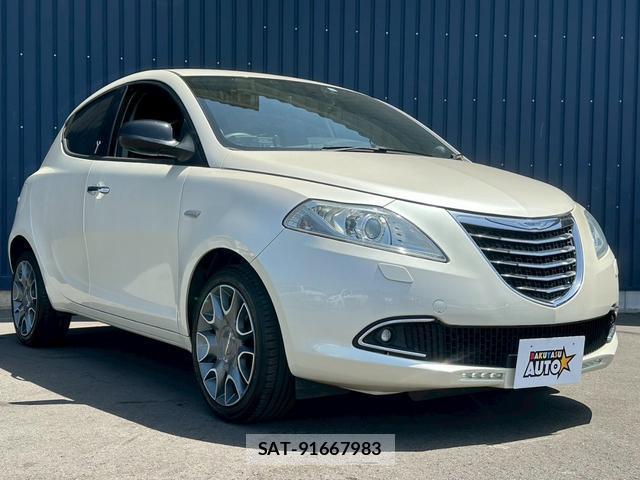 Chrysler YPSILON 2013-03 8012150-9
