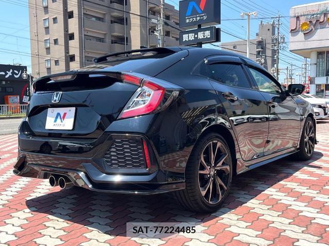Honda CIVIC 2018-06 8005104-16