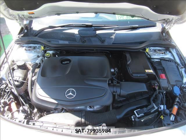 Mercedes Benz CLA-CLASS 2015-06 8006582-19