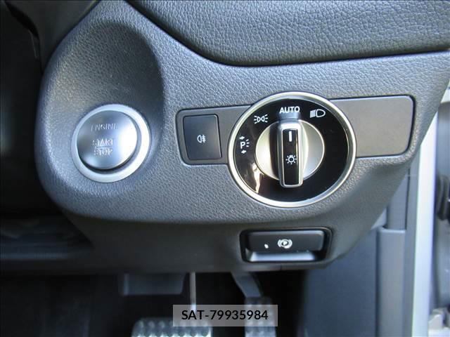 Mercedes Benz CLA-CLASS 2015-06 8006582-8