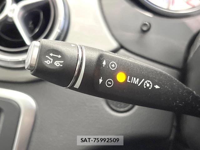 Mercedes Benz CLA-CLASS 2015-07 8007253-4