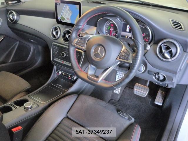 Mercedes Benz CLA-CLASS 2018-05 8009118-2