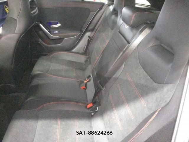 Mercedes Benz CLA-CLASS 2023-04 8010540-5