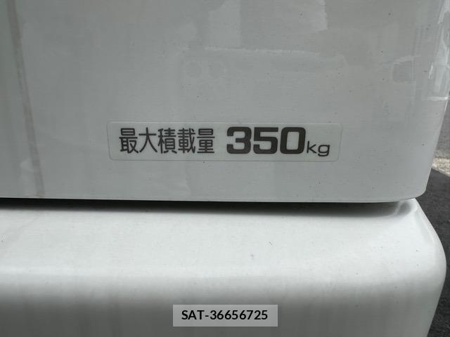 Nissan CLIPPER 2024-09 8010023-17