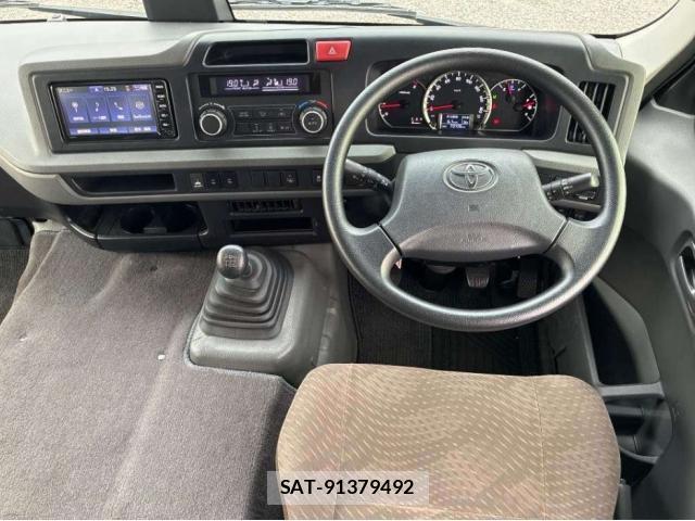Toyota COASTER 2021 8006947-2
