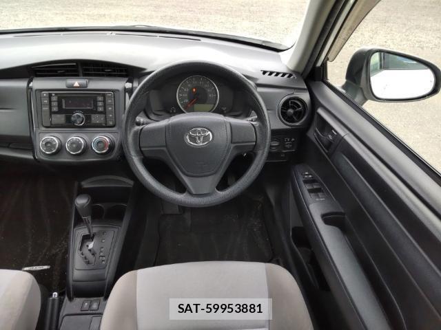 Toyota COROLLA AXIO 2017-06 8012093-2