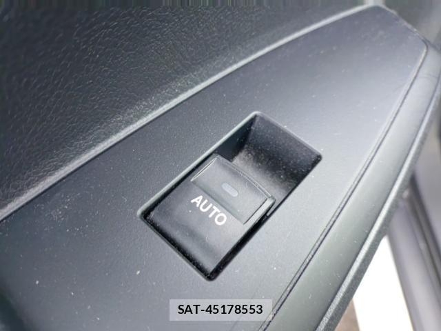 Toyota COROLLA AXIO 2021-08 8012107-12