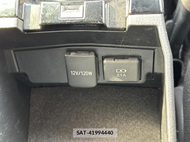 Toyota COROLLA SPORT 2019-06 8010386-13