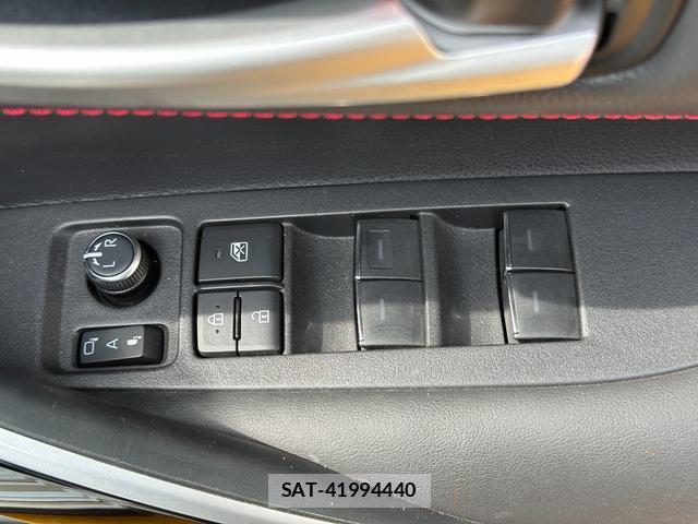 Toyota COROLLA SPORT 2019-06 8010386-15