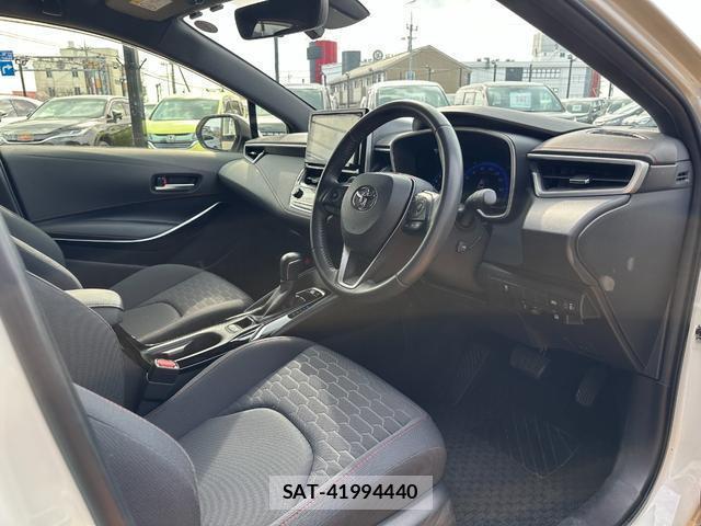 Toyota COROLLA SPORT 2019-06 8010386-17