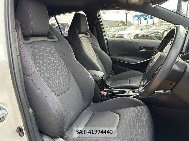 Toyota COROLLA SPORT 2019-06 8010386-18