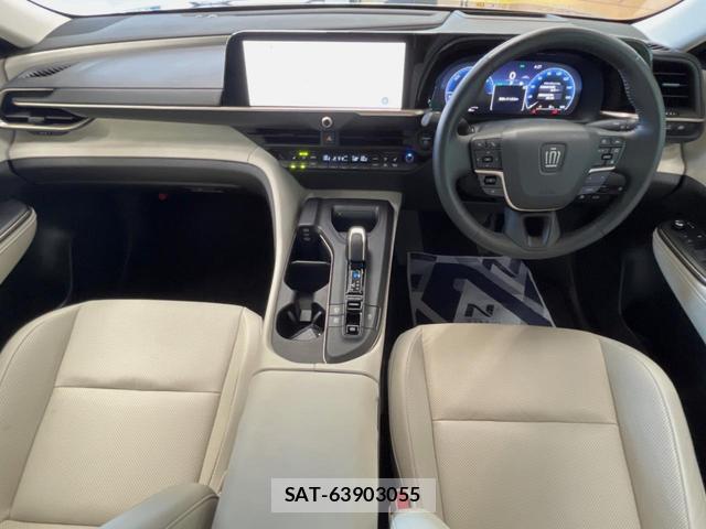 Toyota Crown Crossover 2023-03 8006203-1