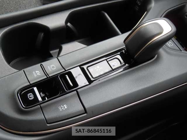 Toyota Crown Crossover 2024-02 8006399-7