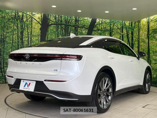 Toyota Crown Crossover 2023-03 8007716-16