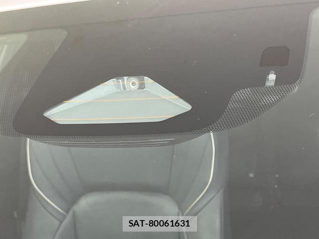 Toyota Crown Crossover 2023-03 8007716-4