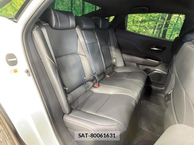 Toyota Crown Crossover 2023-03 8007716-8
