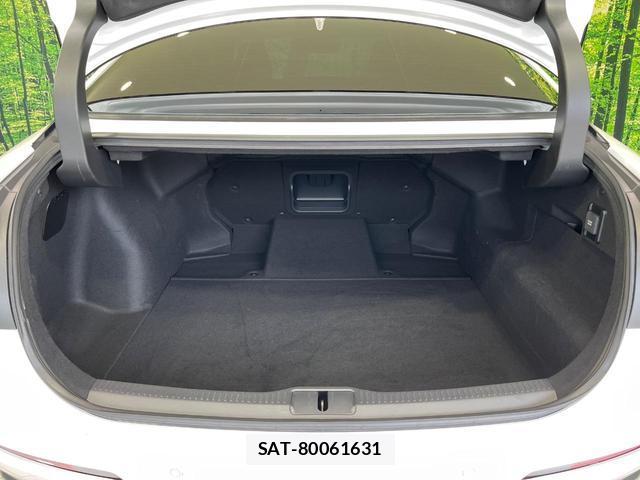 Toyota Crown Crossover 2023-03 8007716-9