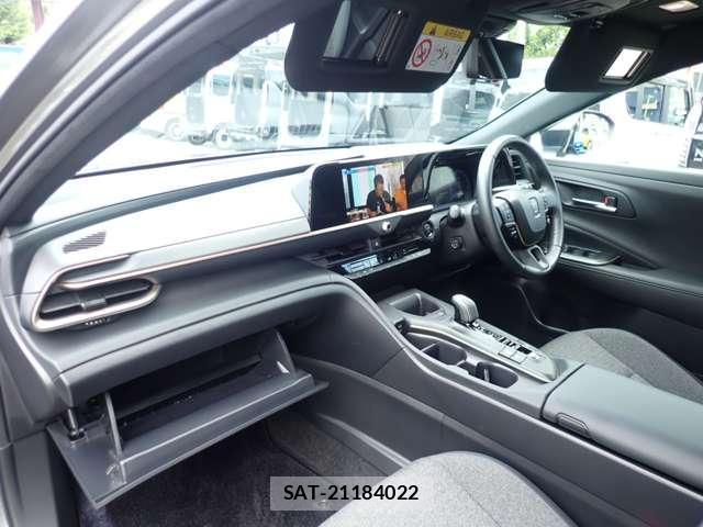 Toyota Crown Crossover 2024-02 8010893-18