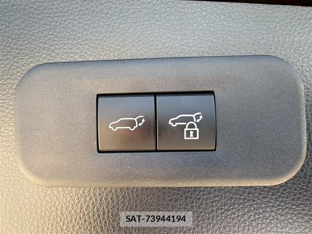 Toyota CROWN ESTATE 2025-10 8009561-17
