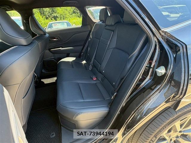 Toyota CROWN ESTATE 2025-10 8009561-5