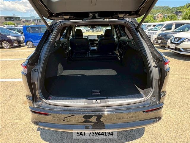 Toyota CROWN ESTATE 2025-10 8009561-7