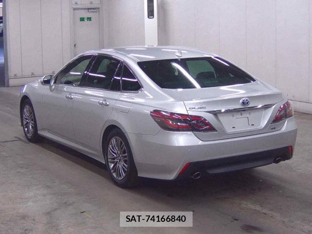 Toyota CROWN HYBRID 2022-05 8003748-1