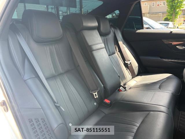 Toyota CROWN HYBRID 2019-12 8005097-8