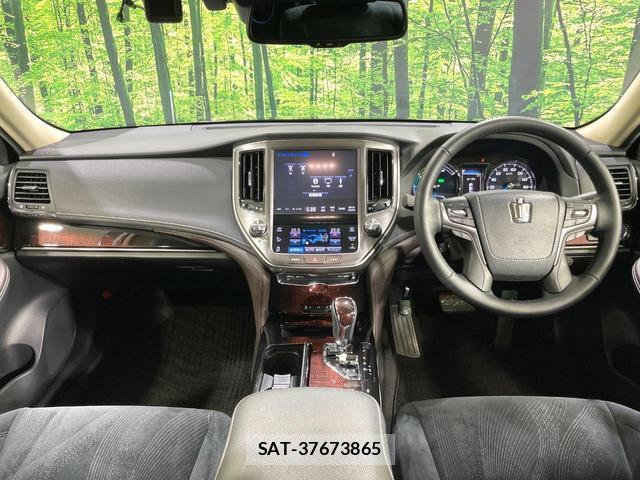 Toyota CROWN HYBRID 2018-02 8006731-1