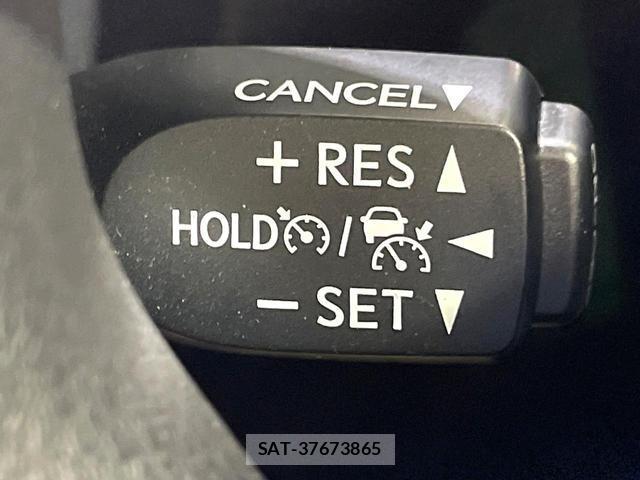 Toyota CROWN HYBRID 2018-02 8006731-2