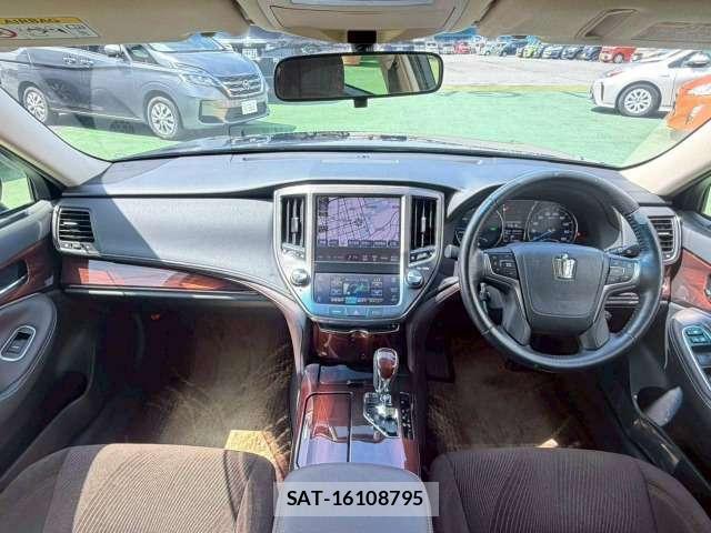 Toyota CROWN HYBRID 2013-06 8008812-4
