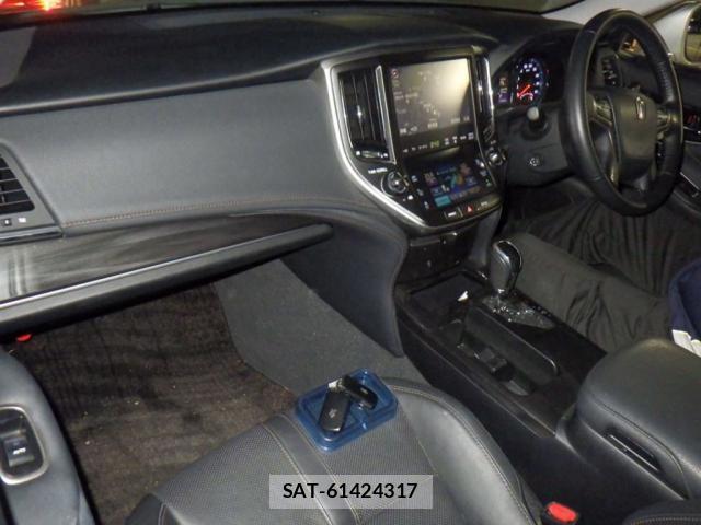 Toyota CROWN HYBRID 2014-06 8008846-2