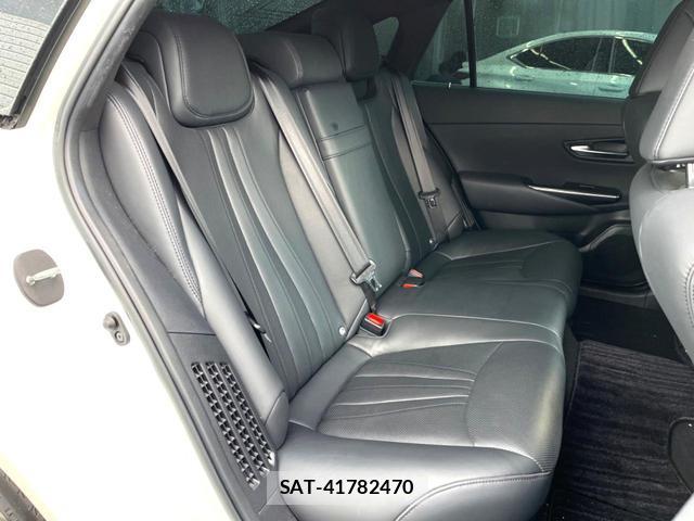 Toyota CROWN HYBRID 2022-04 8011226-10