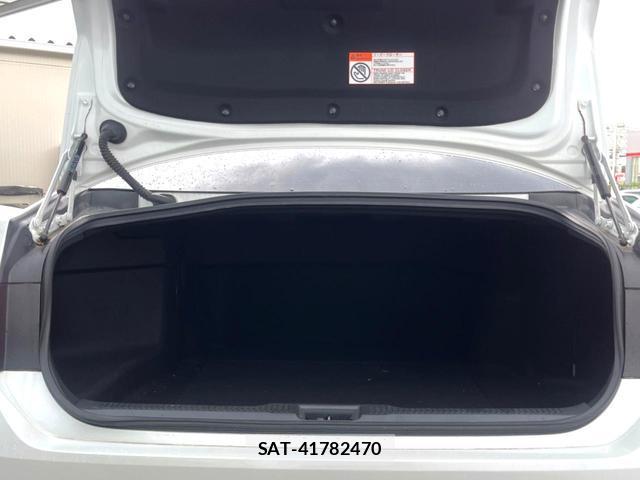 Toyota CROWN HYBRID 2022-04 8011226-11