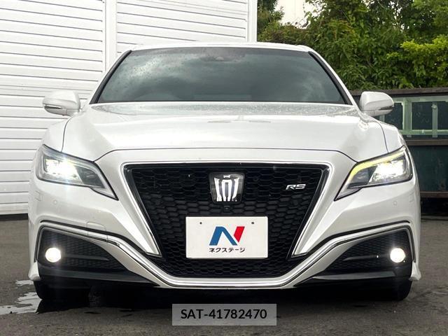 Toyota CROWN HYBRID 2022-04 8011226-12