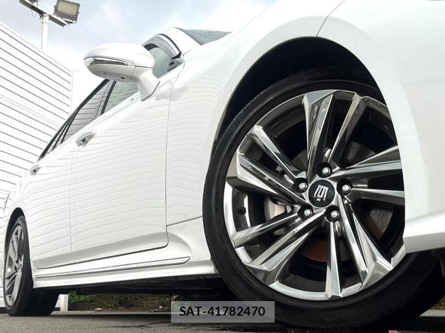 Toyota CROWN HYBRID 2022-04 8011226-15