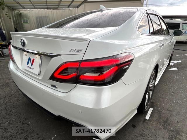 Toyota CROWN HYBRID 2022-04 8011226-17