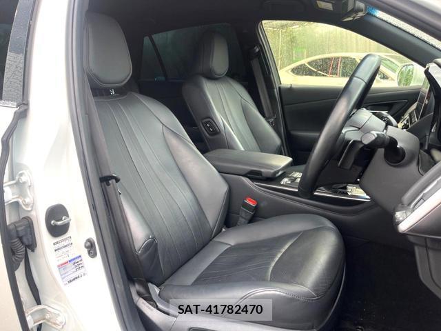 Toyota CROWN HYBRID 2022-04 8011226-9