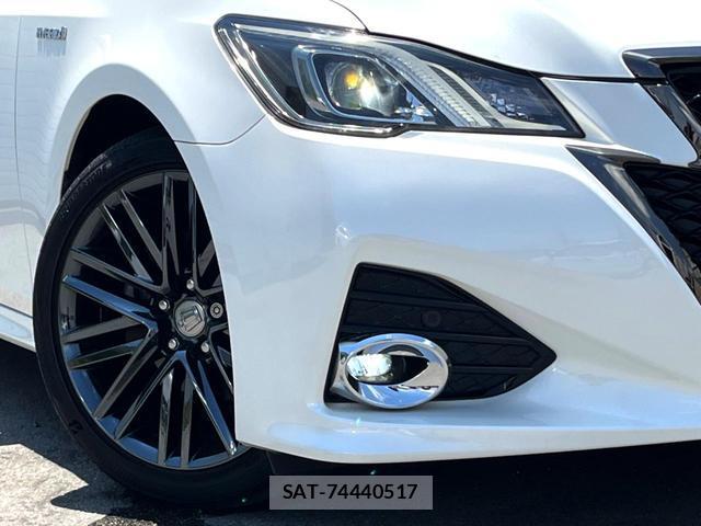 Toyota CROWN HYBRID 2017-08 8011229-14