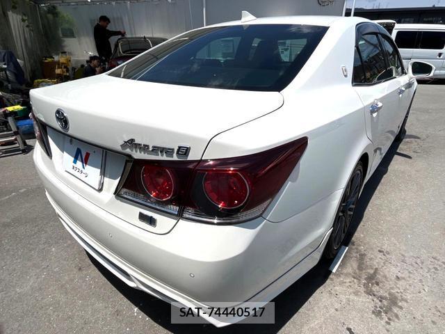 Toyota CROWN HYBRID 2017-08 8011229-17