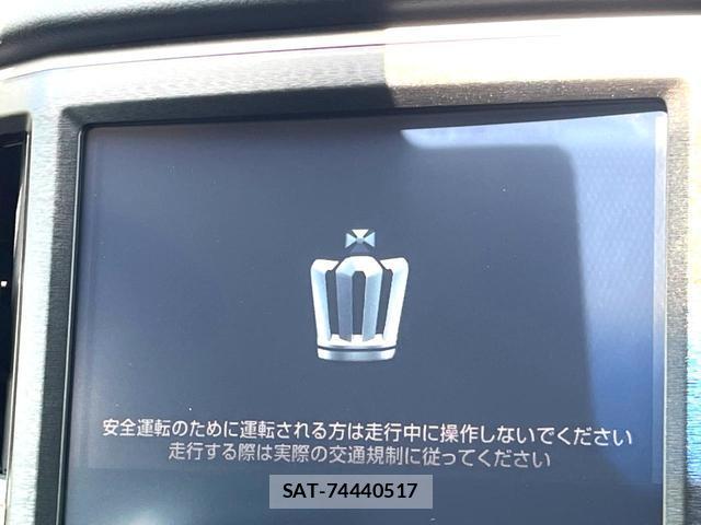 Toyota CROWN HYBRID 2017-08 8011229-2