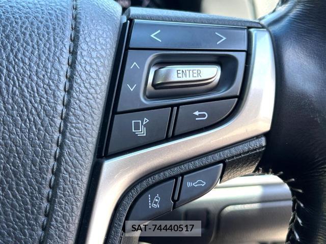 Toyota CROWN HYBRID 2017-08 8011229-4