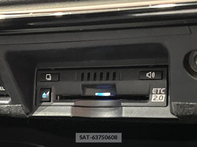 Toyota CROWN HYBRID 2019-06 8011394-6
