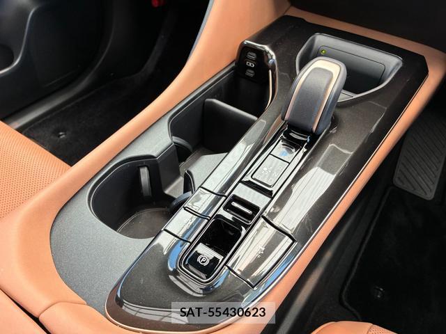 Toyota CROWN 2025-01 8003056-12