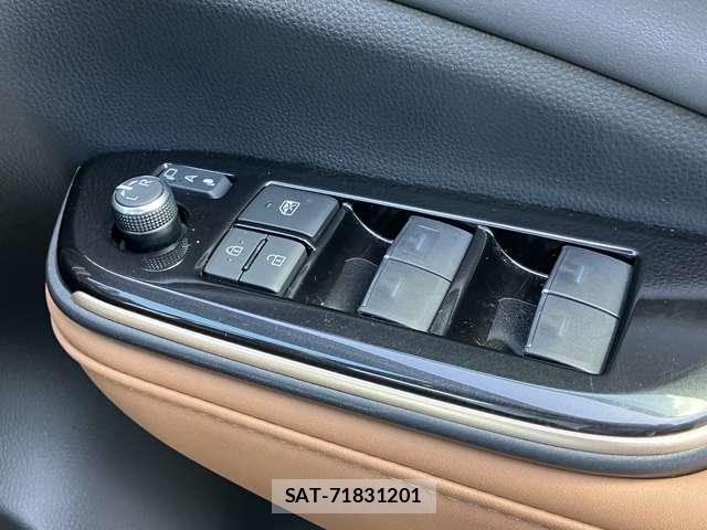 Toyota CROWN 2023-12 8003211-13