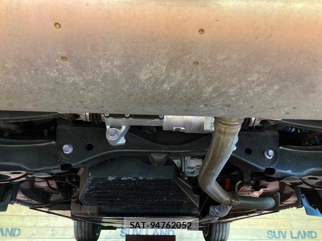 Toyota CROWN 2023-11 8003869-17